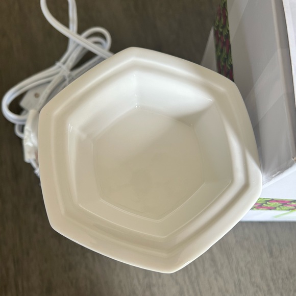 Scentcy Alabaster warmer - Picture 3 of 4